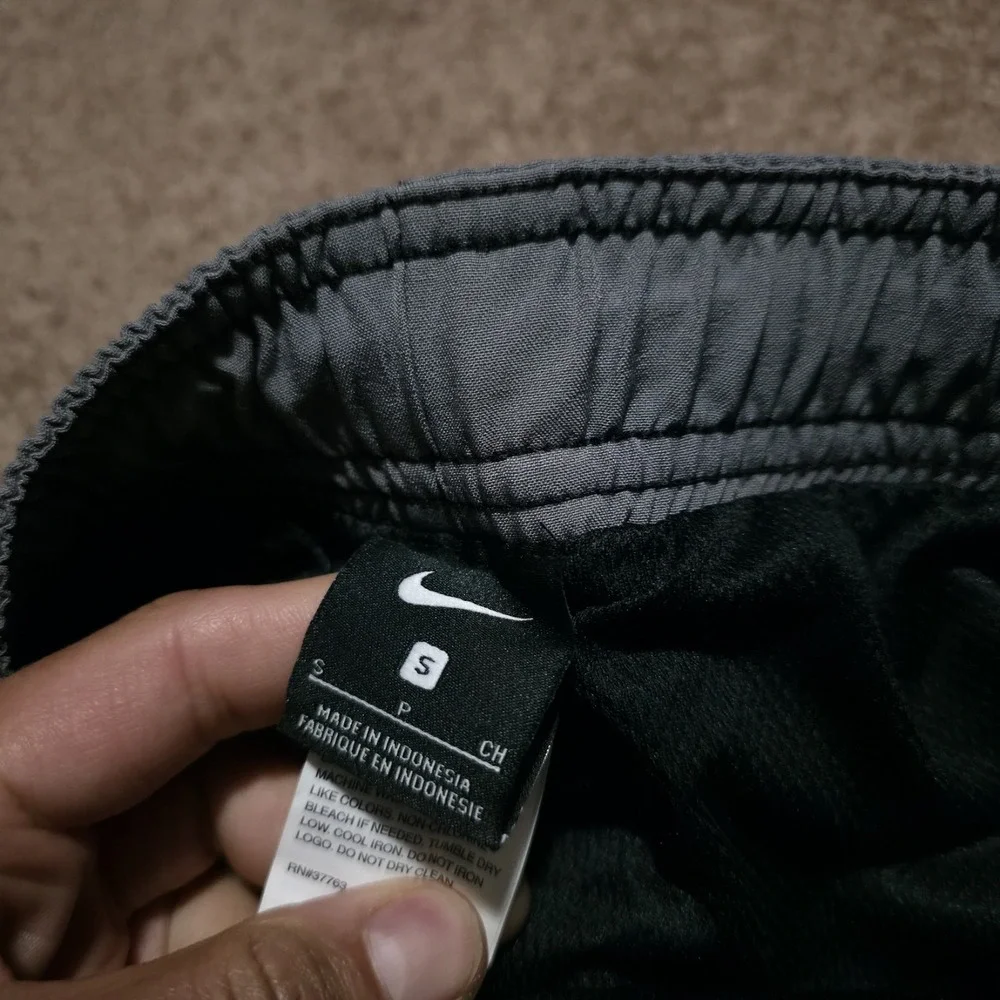 Nike Water Repel Black Lined Swim‎ Drawstring Shorts Mens Size Small Brand New
